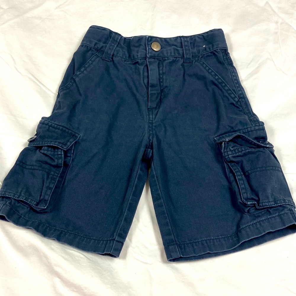 Gymboree boys navy blue shorts with cargo pockets on the sides size 7